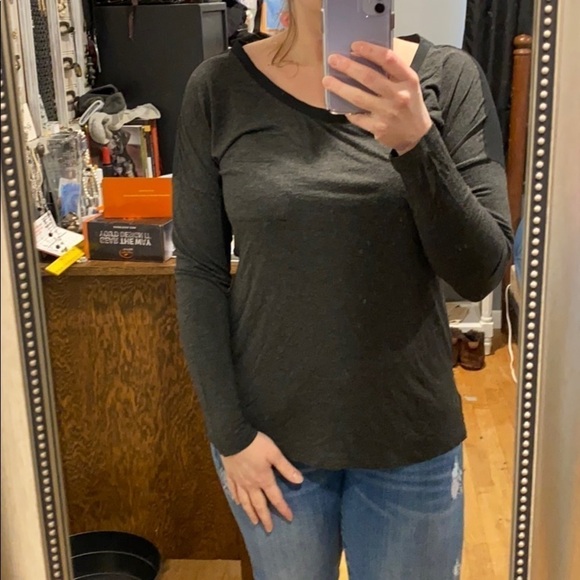 Banana Republic Mixed Media Silky Top EUC - Picture 1 of 8